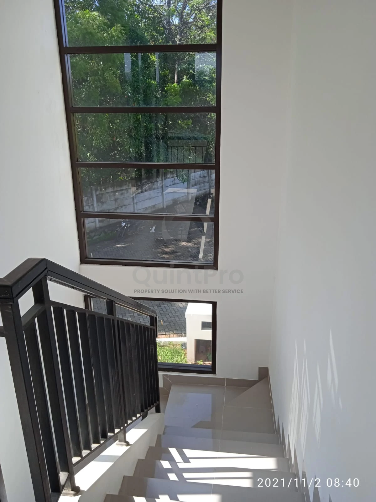 Rumah Modern 4KT Disewa di Larverde Serpong, 2 Lantai SHM Siap Huni — foto 4