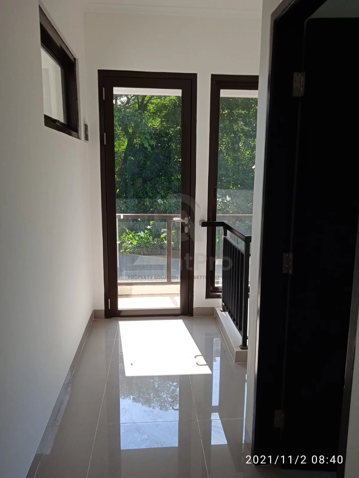 Rumah Disewa di Larverde, Serpong, 4KT — foto 11
