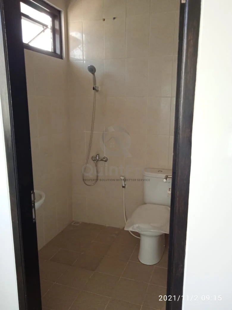 Rumah Disewa di Larverde, Serpong, 4KT — foto 13