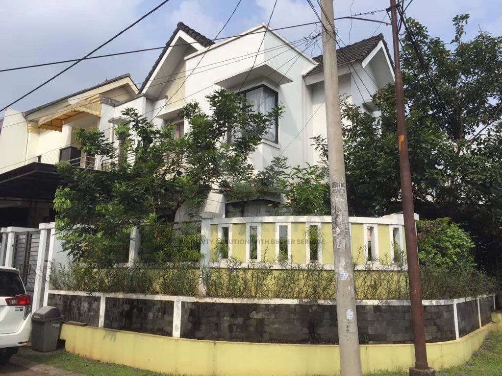 Rumah Hook 6KT 2 Lantai di Nusa Loka BSD, SHM 204m² Siap Huni