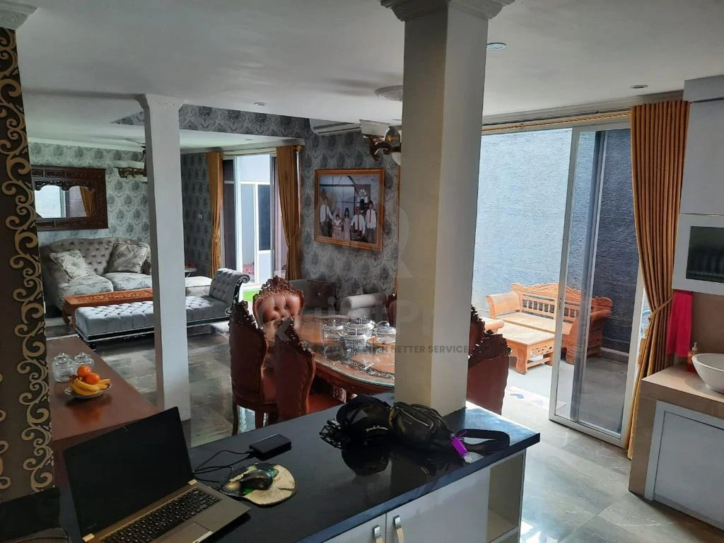 Rumah 2KT 120m² di Serang Banten, Desain Klasik Elegan SHM Semi-Furnished — foto 2
