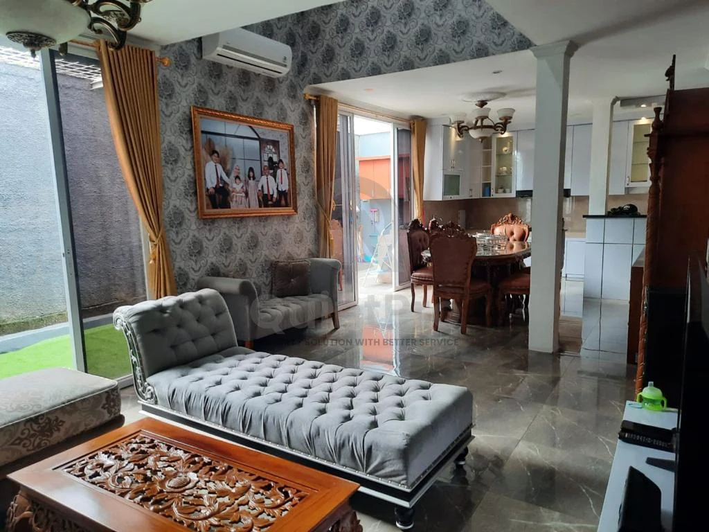 Rumah 2KT 120m² di Serang Banten, Desain Klasik Elegan SHM Semi-Furnished — foto 4