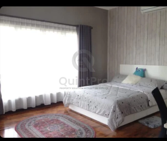 Rumah 6KT 7KM 350m² di Bandung, Modern Balkon Setiap Kamar SHM — foto 5