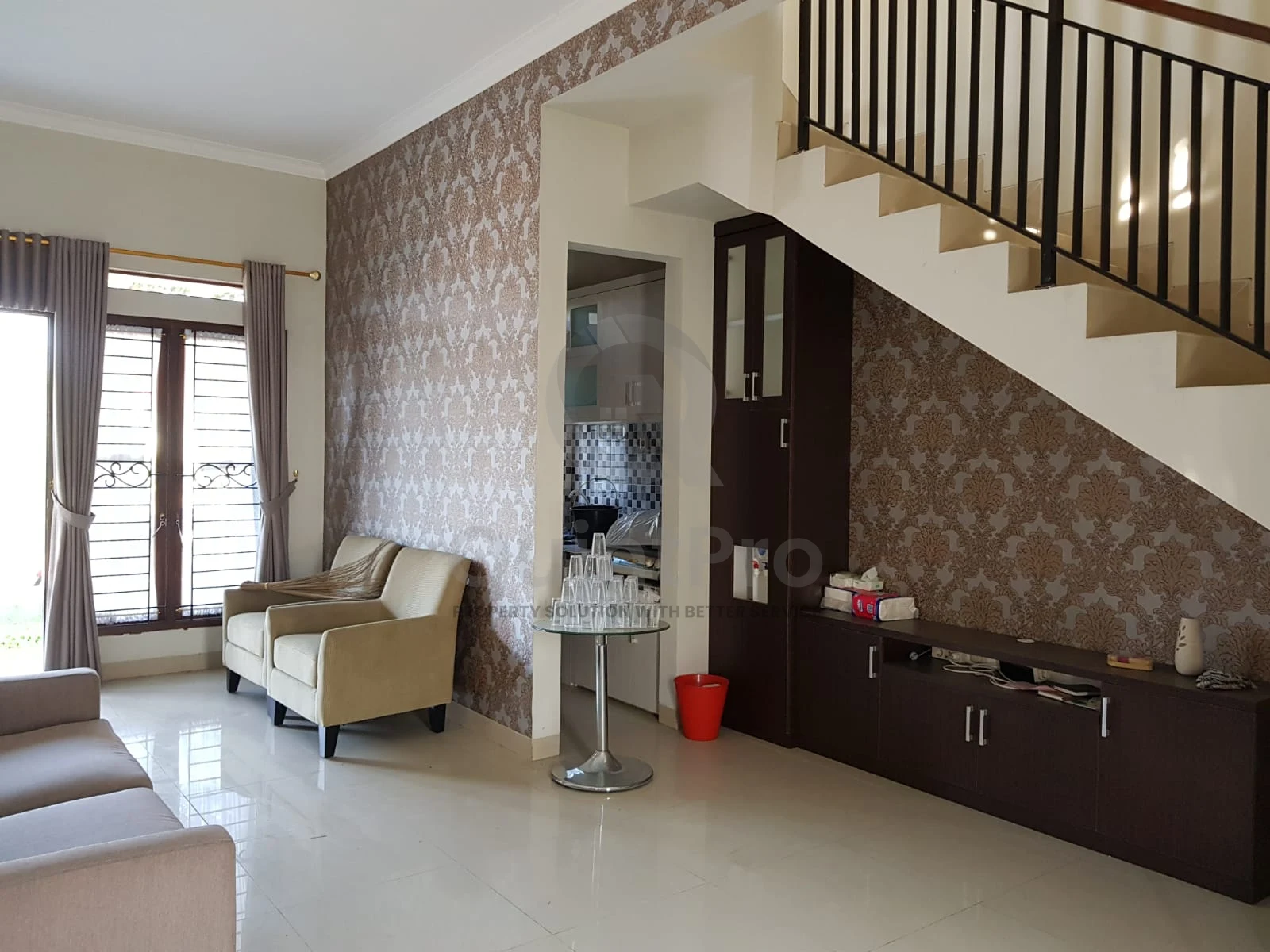 Rumah Modern 3KT 2 Lantai di Sinar Pamulang Permai, Semi-Furnished SHM — foto 2