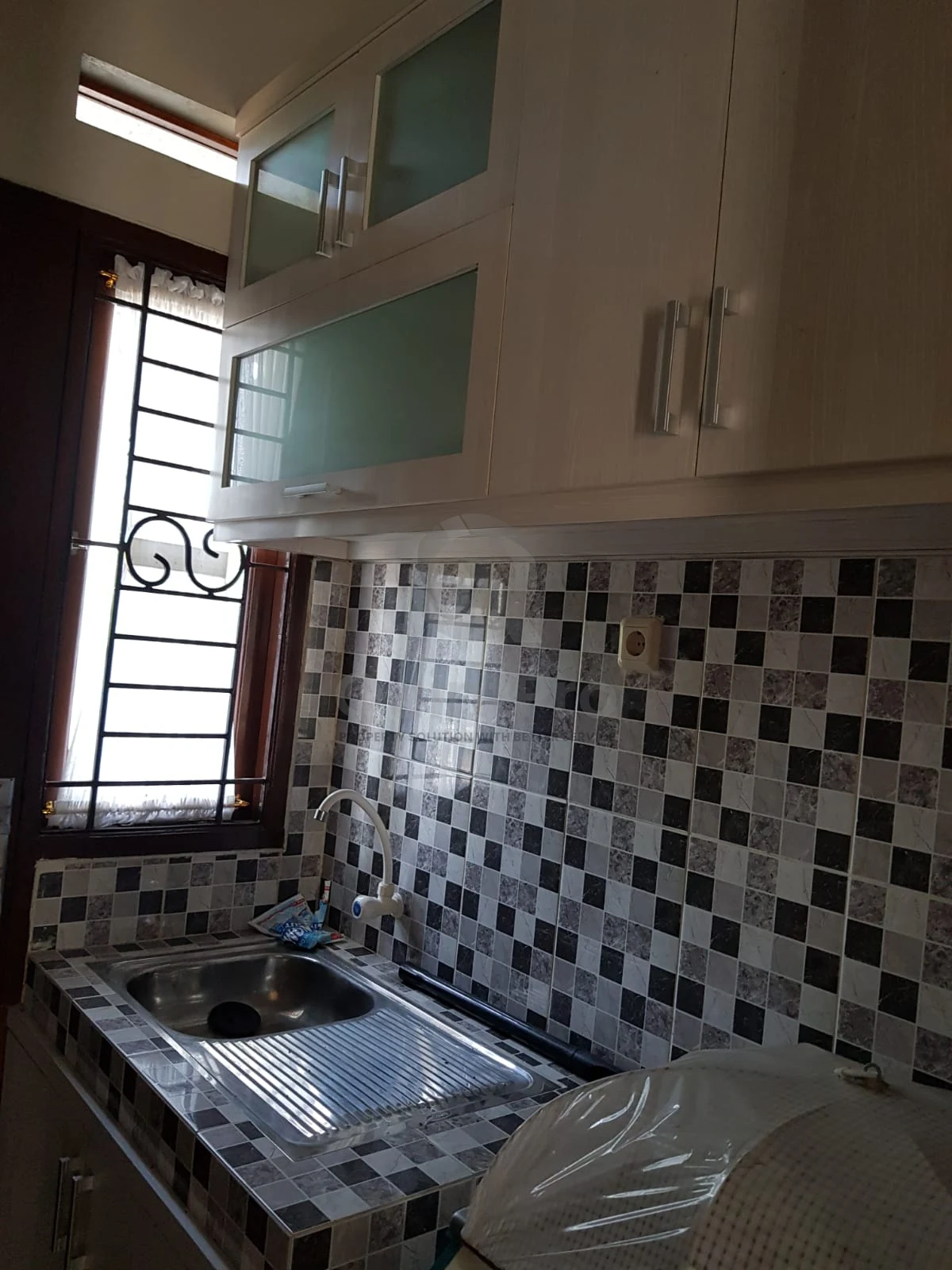 Rumah Modern 3KT 2 Lantai di Sinar Pamulang Permai, Semi-Furnished SHM — foto 4