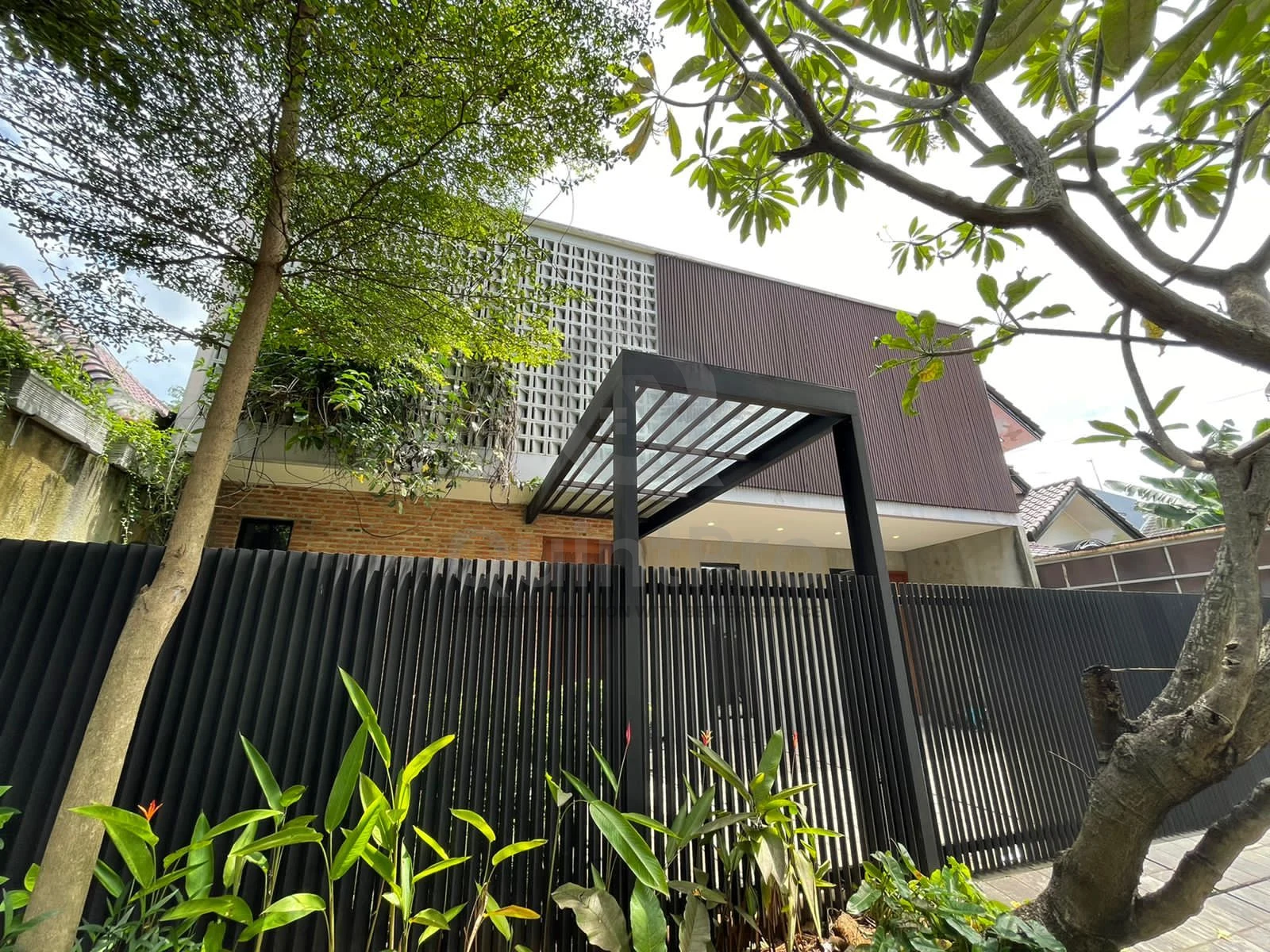 Rumah Modern 3+1KT 250m² di Villa Delima Lebak Bulus, 2 Lantai SHM — foto 3