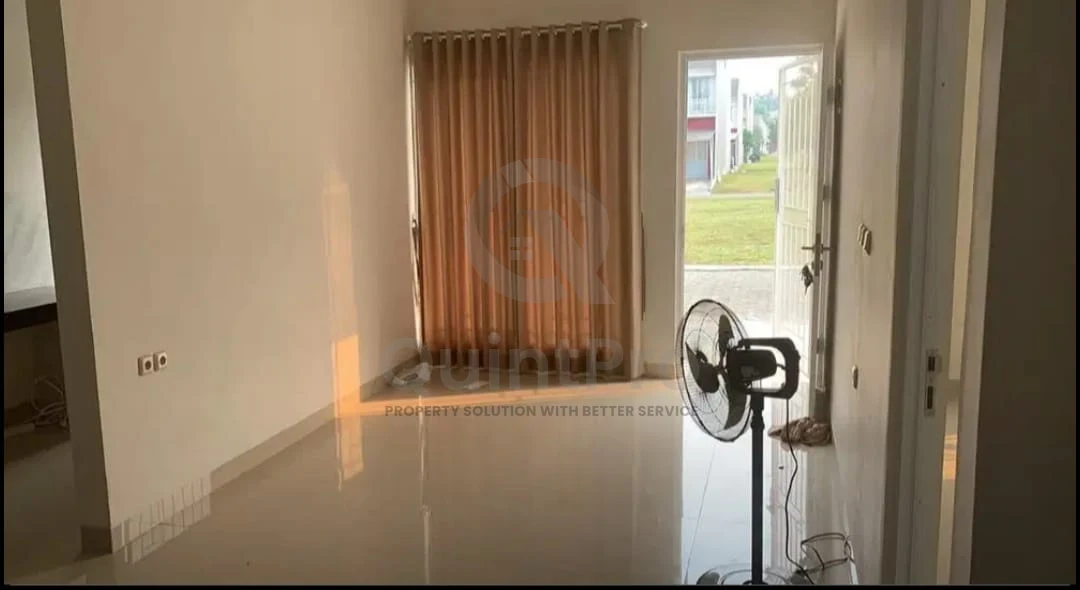 Rumah 3KT 2 Lantai di Serpong Lagon BSD, Hook Position SHM Asri — foto 3