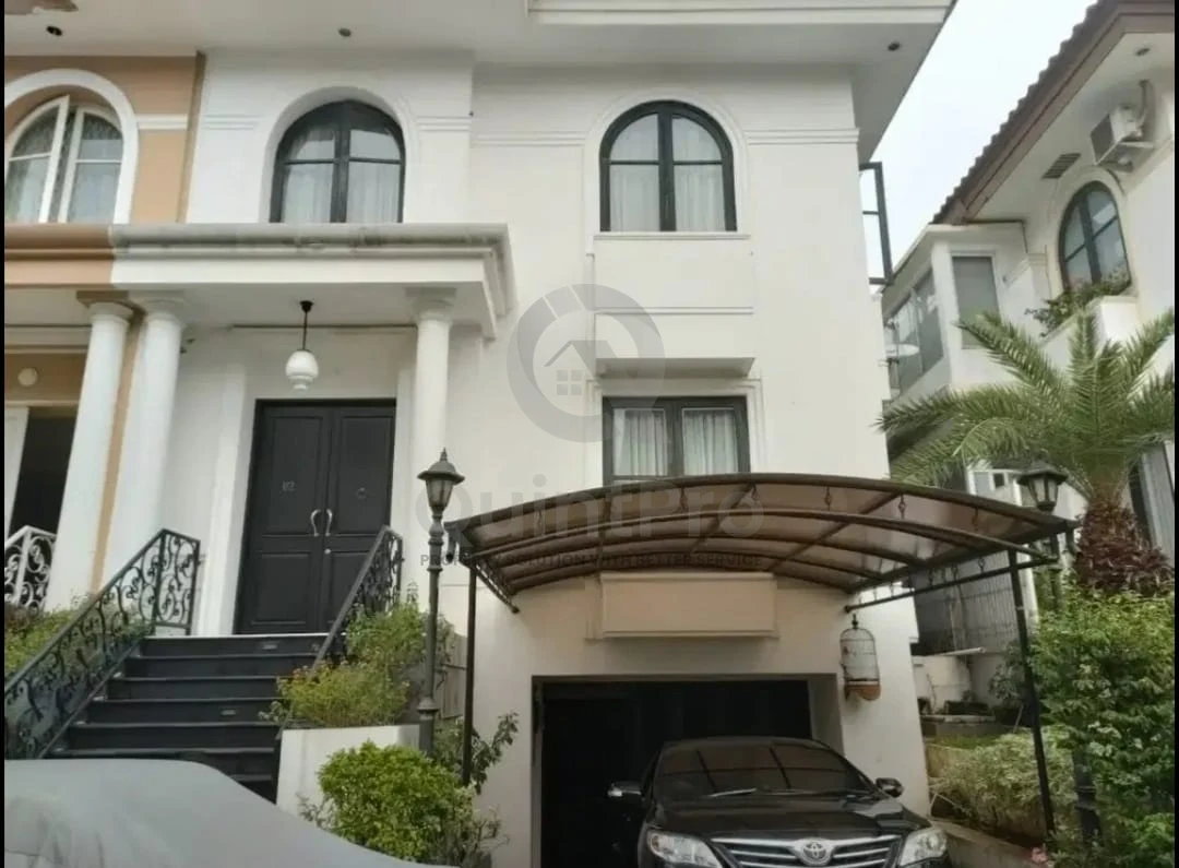 Rumah Klasik 5KT 3 Lantai di Cipete Raya Jakarta, SHM Halaman Asri