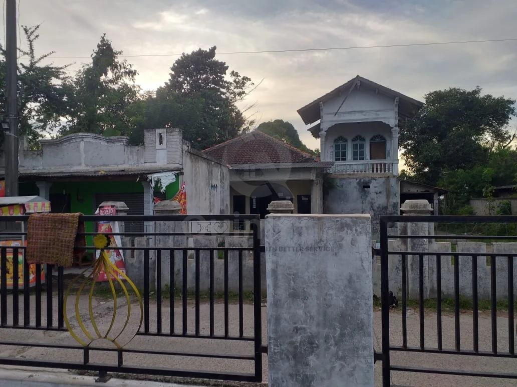 Rumah 8KT 2 Lantai di Pabuaran Tangerang, 706m² SHM Luas Tanah Strategis