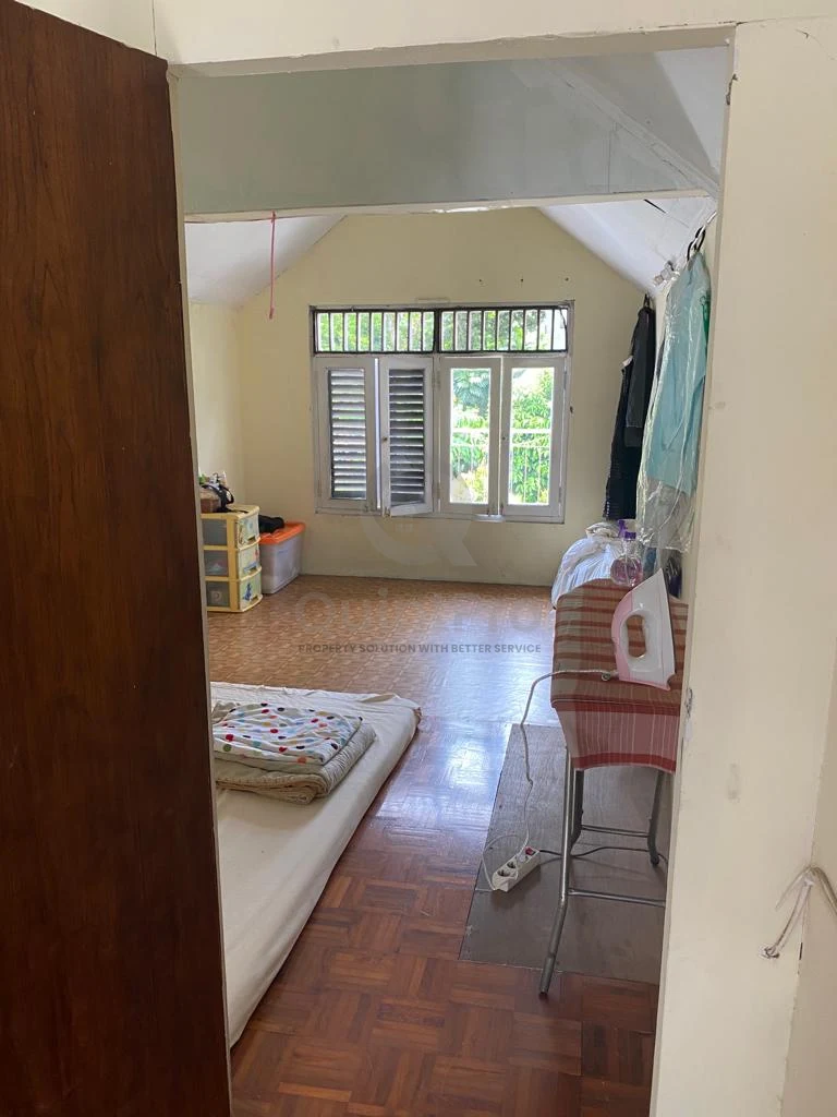 Rumah 4KT 2 Lantai di Alam Sutera Tangerang Selatan, Halaman Hijau Asri SHM — foto 5