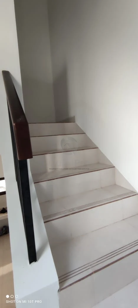 Rumah 2KT 2KM di Kireina Park BSD, 2 Lantai Modern Minimalis SHM — foto 3