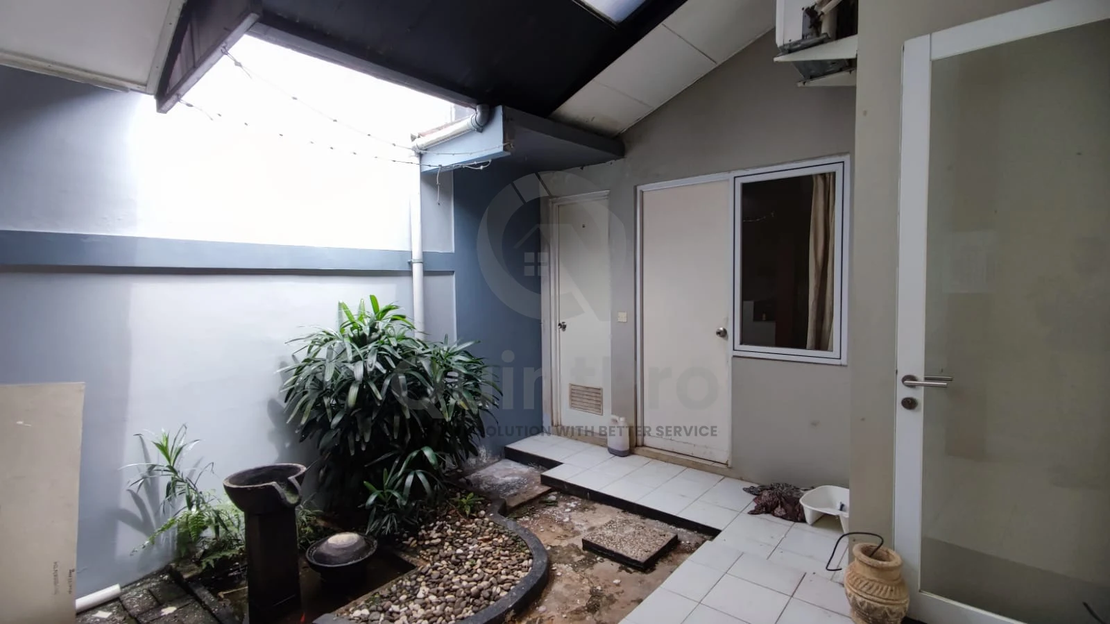 Rumah 3KT 2 Lantai Disewa di Cosmo The Icon BSD, Semi-Furnished Carport — foto 3