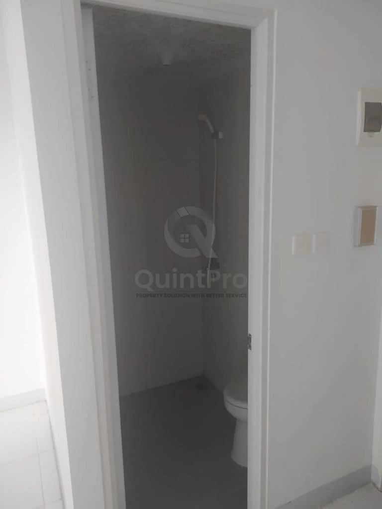 Apartemen Studio di Ayodhya Tangerang, View Kolam Renang Strategis — foto 5