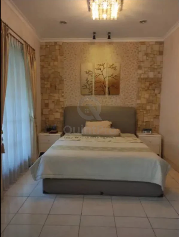 Rumah 4KT 250m² di Taman Tirta Golf BSD, 2 Lantai SHM Halaman Asri — foto 5