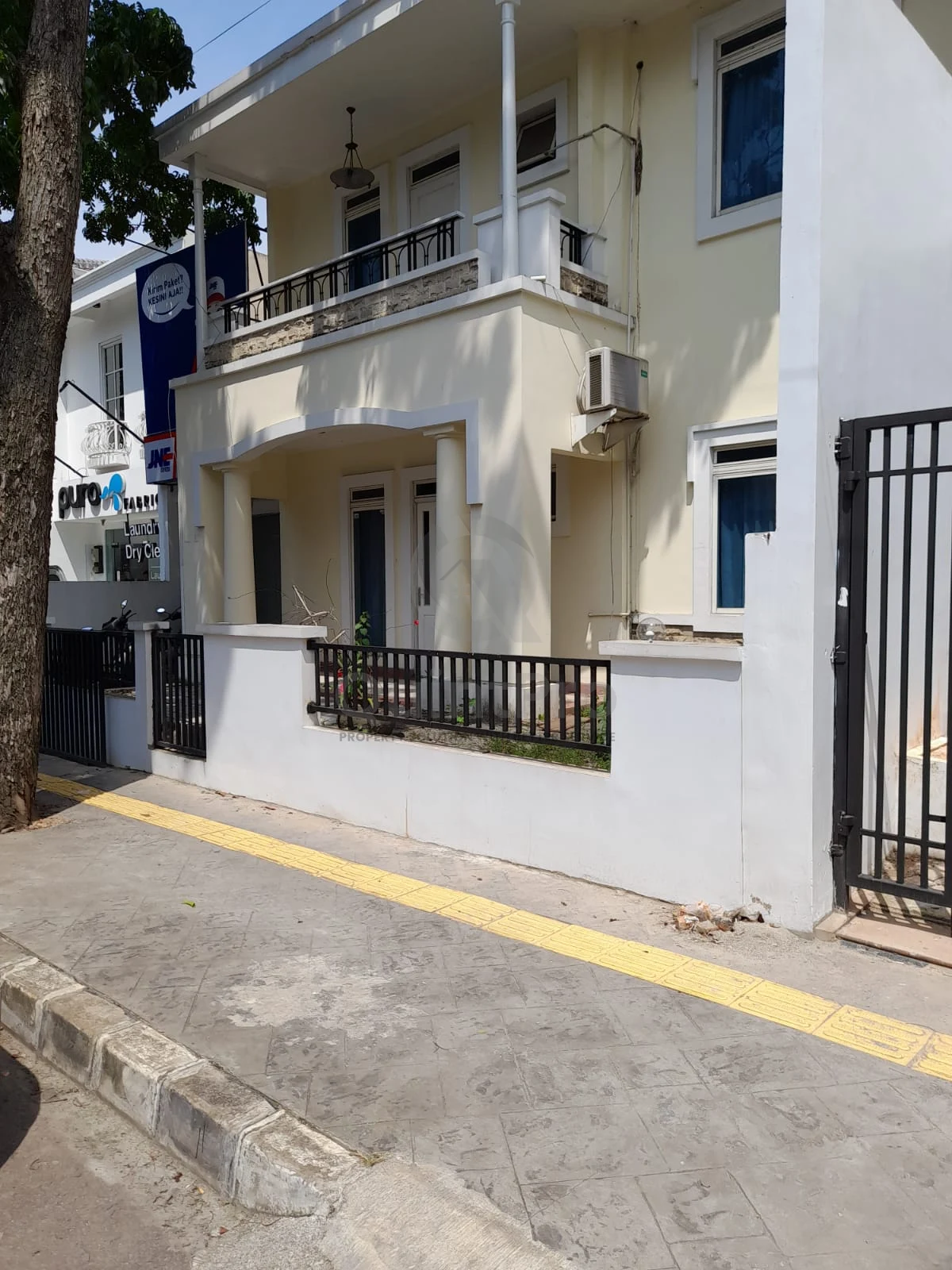 Rumah Disewa 2KT 2 Lantai di Anggrek Loka BSD, SHM 300m² Unfurnished — foto 3