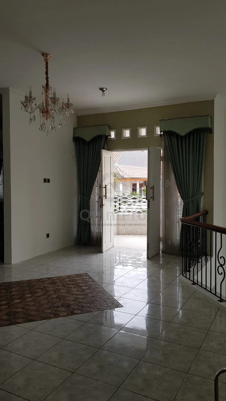 Rumah Disewa di Komplek Depdikbud, Pejanten Barat, 4KT — foto 9