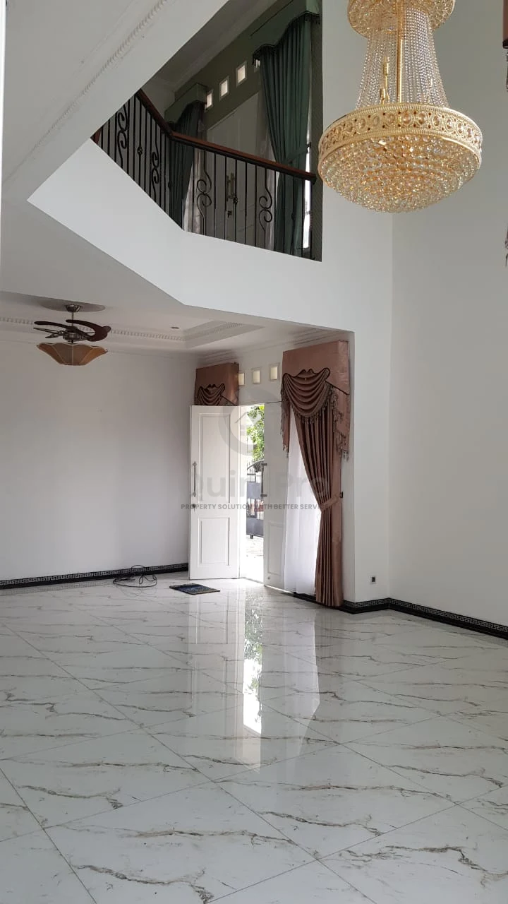 Rumah Disewa di Komplek Depdikbud, Pejanten Barat, 4KT — foto 15