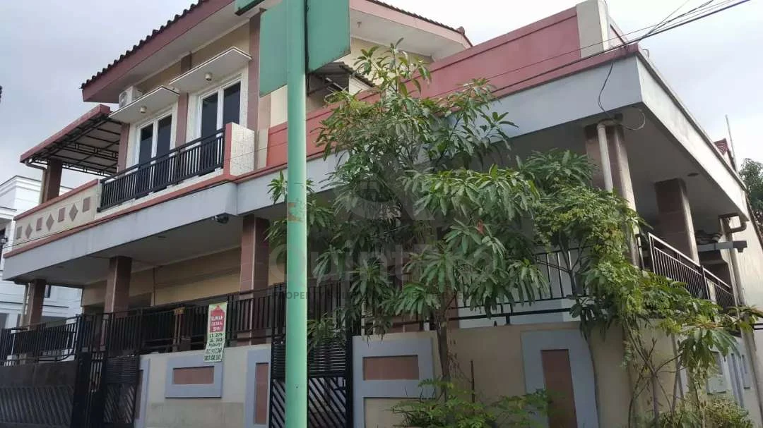 Rumah 4KT 2 Lantai Hook Position Ciputat Timur Tangsel, SHM Renovasi 2017