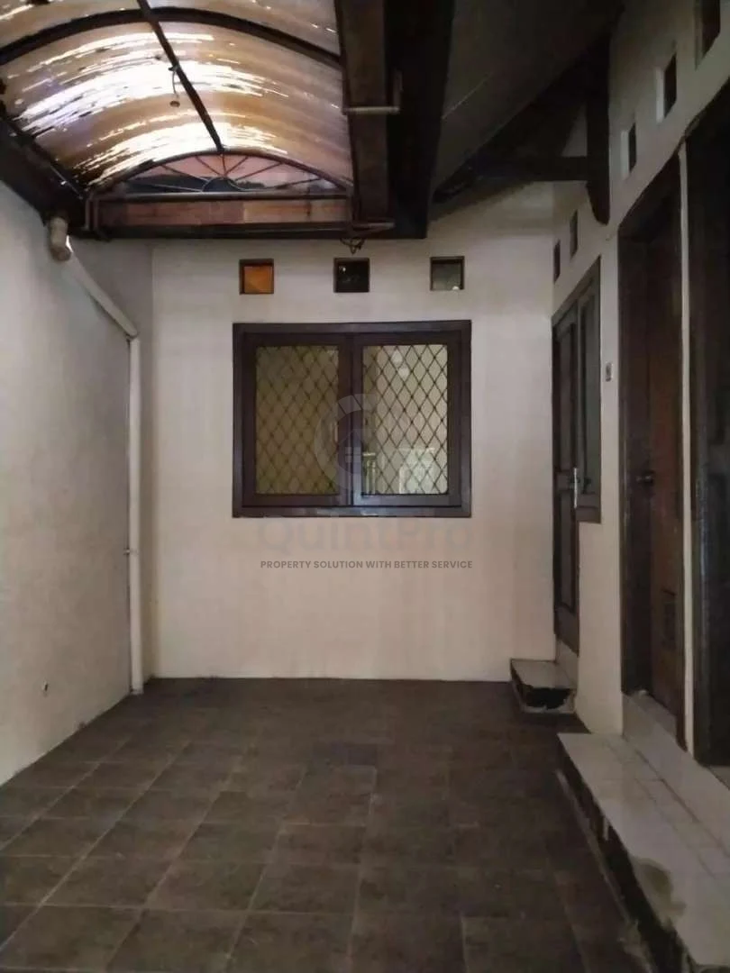 Rumah 4KT 250m² di Kencana Loka Raya BSD, SHM Siap Renovasi — foto 4