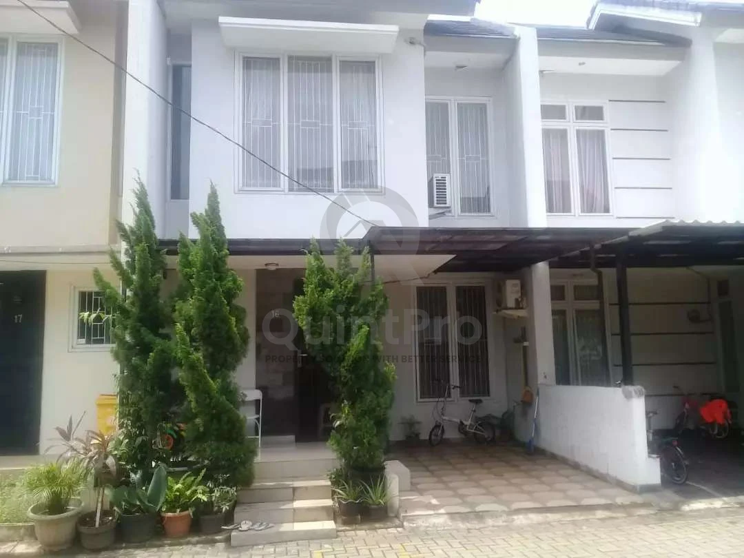Rumah Modern 3KT 2KM di Padma Indah Ciputat, 2 Lantai SHM Halaman Asri — foto 2