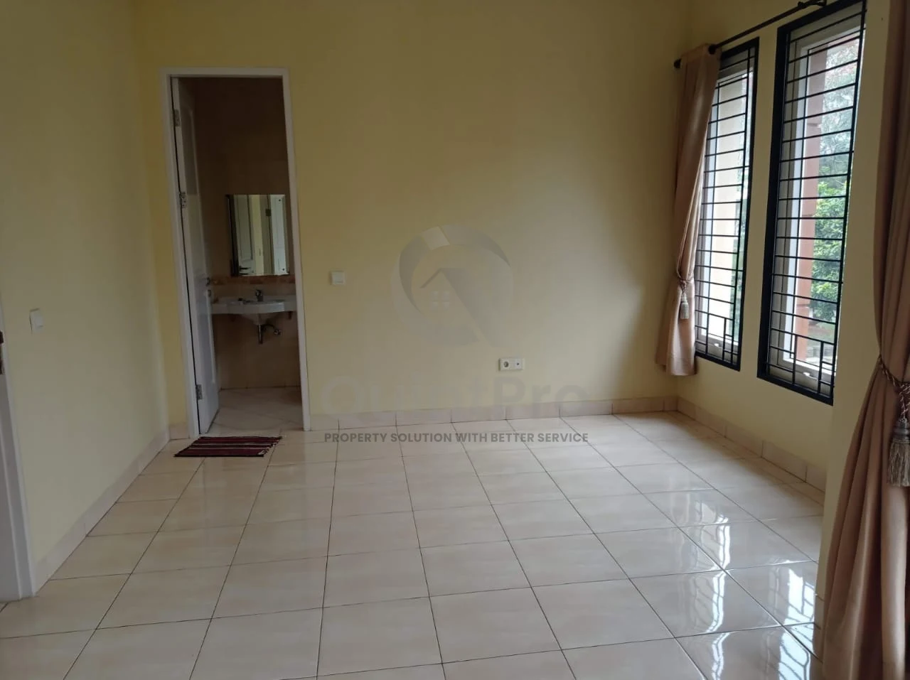 Rumah 3+1KT 200m² di Griya Loka BSD, 2 Lantai SHM Dekat Tol — foto 3