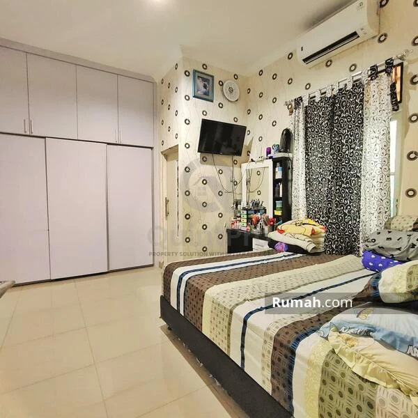Rumah 3KT 2 Lantai di Medang Lestari BSD, Renovasi Granite SHM — foto 2