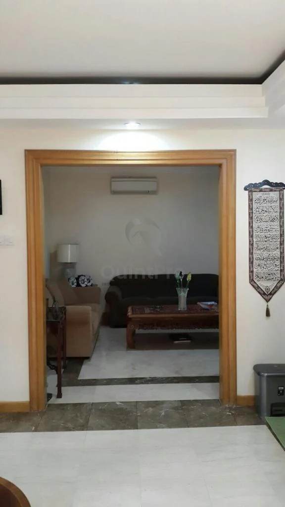 Rumah 3+1KT 294m² Cipete Selatan Cilandak, 2 Lantai SHM Carport 4 Mobil — foto 2