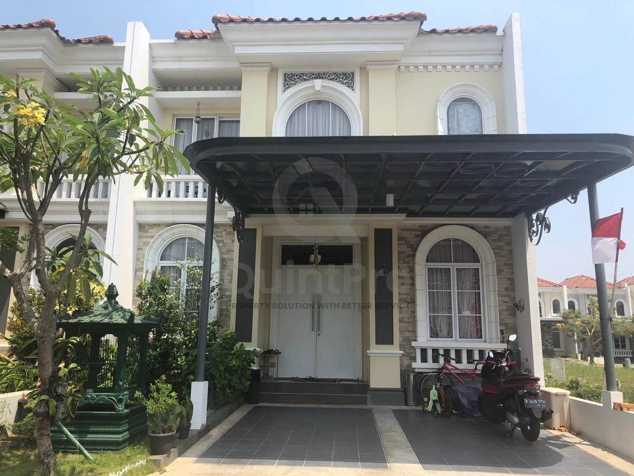 Rumah 4+1KT 2 Lantai Cluster La Seine Jakarta Timur, Semi-Furnished SHM