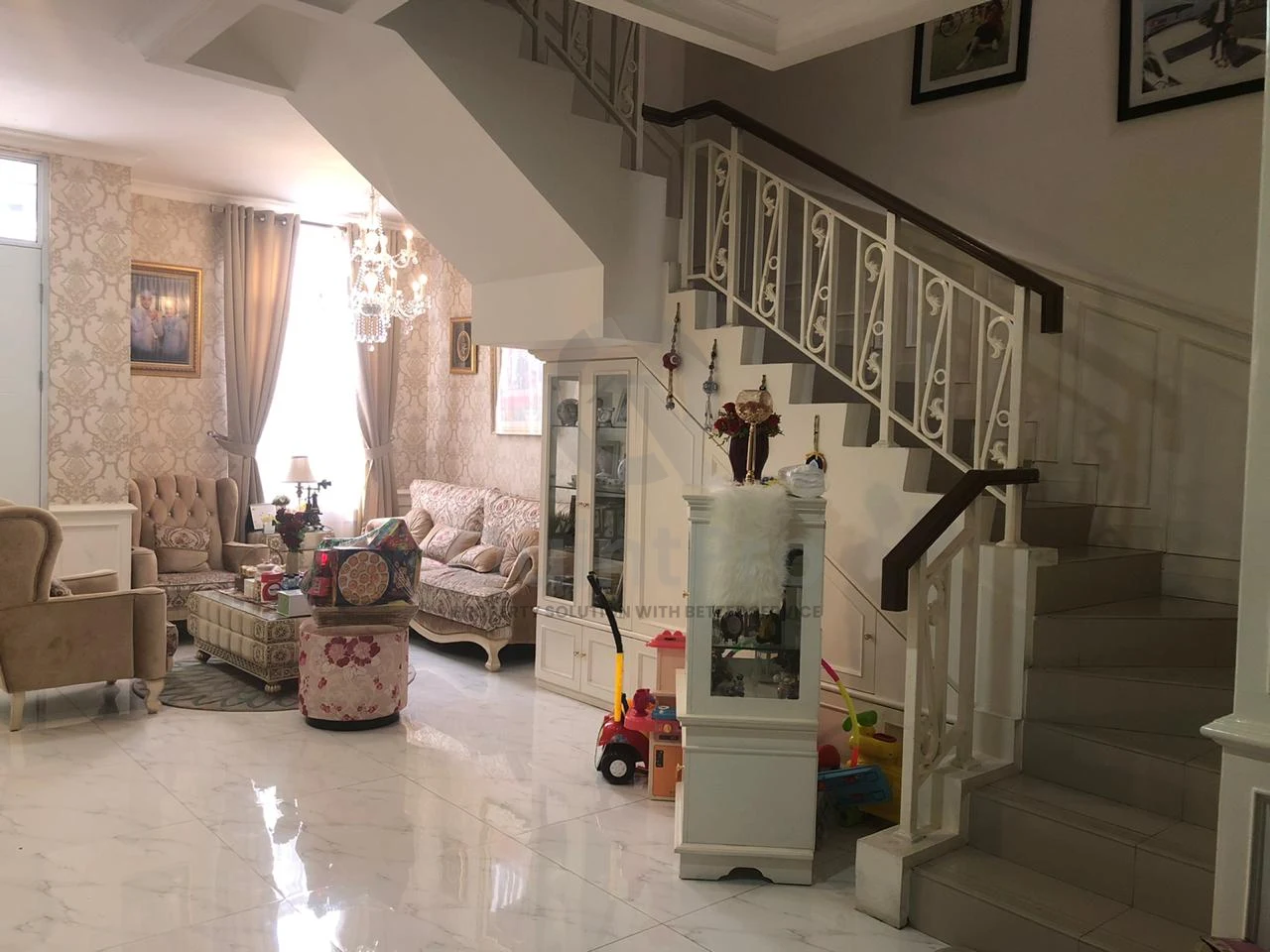 Rumah 4+1KT 2 Lantai Cluster La Seine Jakarta Timur, Semi-Furnished SHM — foto 4