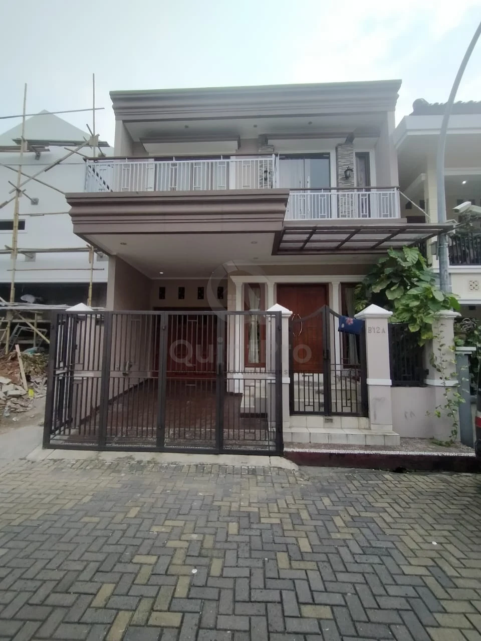 Rumah 3+1KT 240m² di Villa Ilhamni Karawaci, Modern 2 Lantai SHM Dekat Supermall
