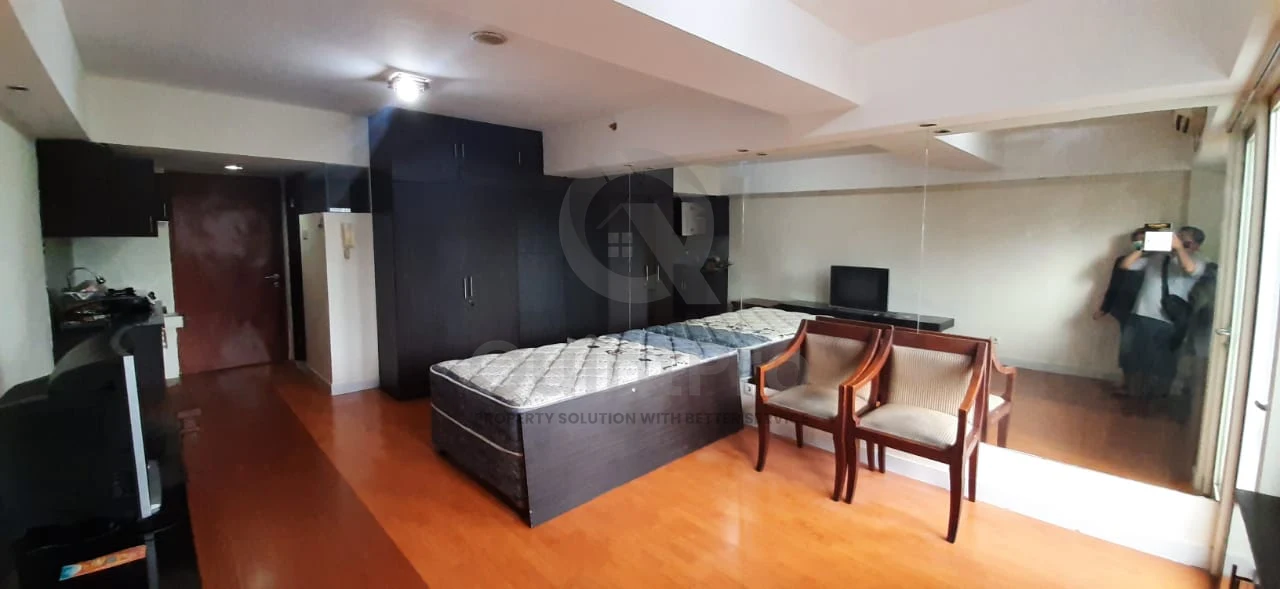 Apartemen Studio Renovasi Baru di Sahid Metropolitan, 5 Menit WTC Sudirman Full Furnished — foto 3