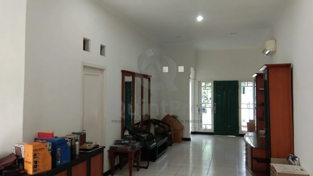 Rumah 3+1KT 250m² Griya Loka BSD, Modern Minimalis SHM Furnished — foto 5
