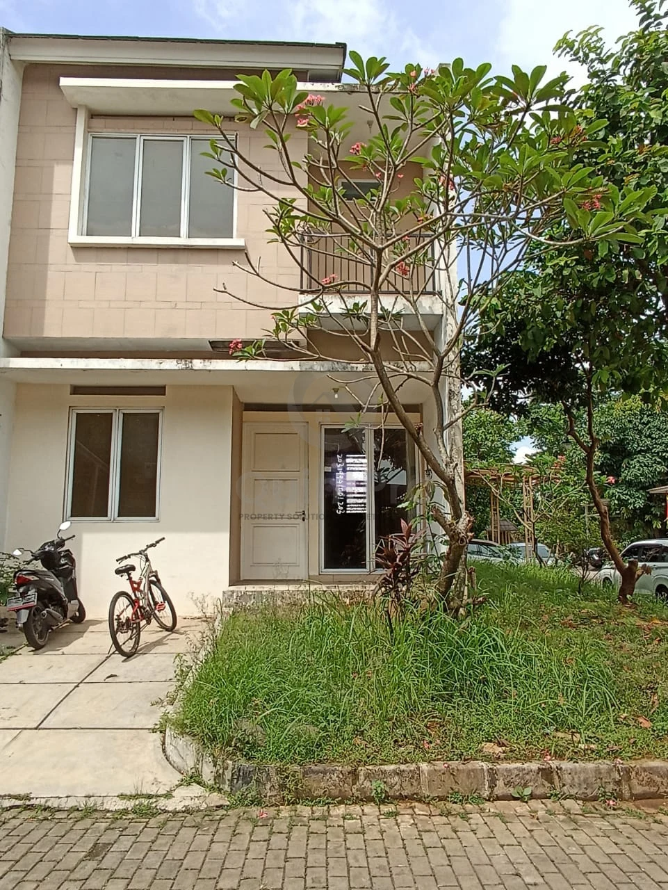 Rumah 3KT 2 Lantai Disewa di Serpong Hill BSD, SHM Siap Huni