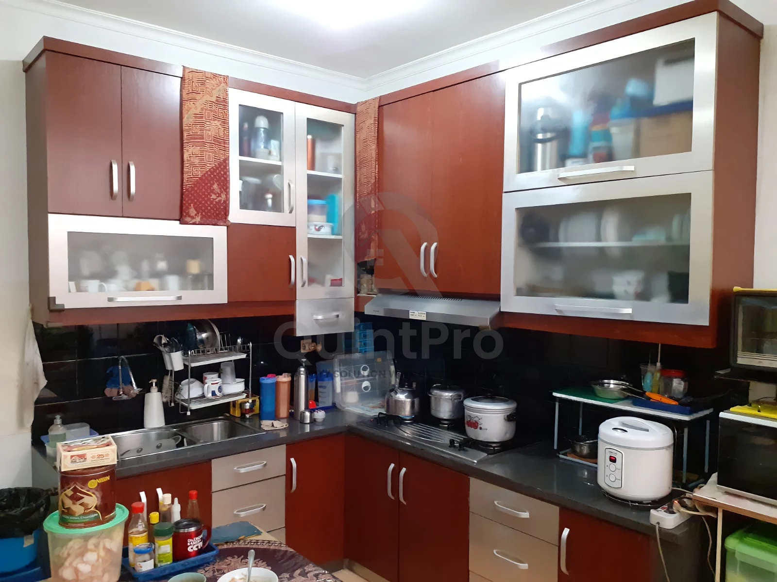 Rumah 3+1KT 180m² di BSD Sektor 1.4, Halaman Hijau Asri SHM — foto 3