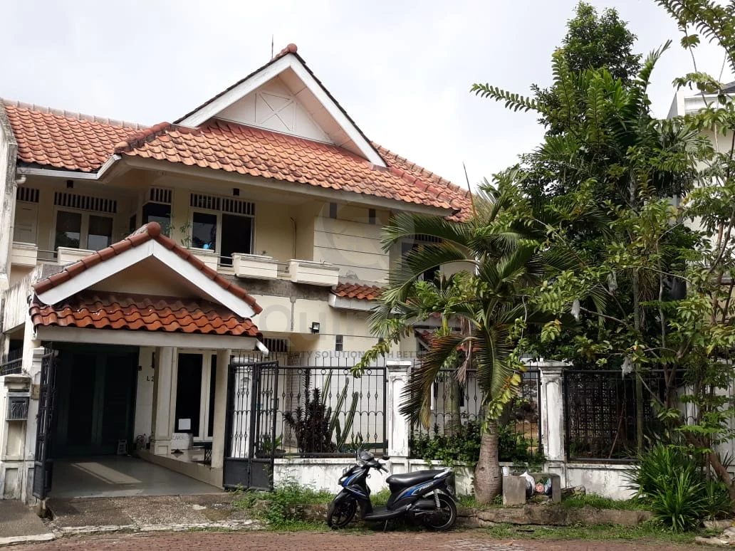 Rumah 7KT 497m² di Giri Loka BSD, 2 Lantai Halaman Luas SHM
