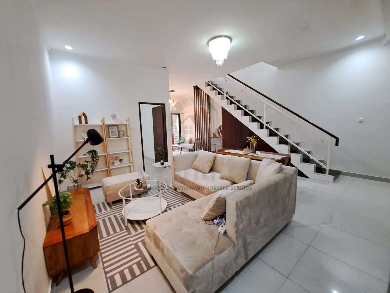 Rumah Modern 4KT 2 Lantai di Serpong Park Emerland, SHM Furnished Strategis — foto 4