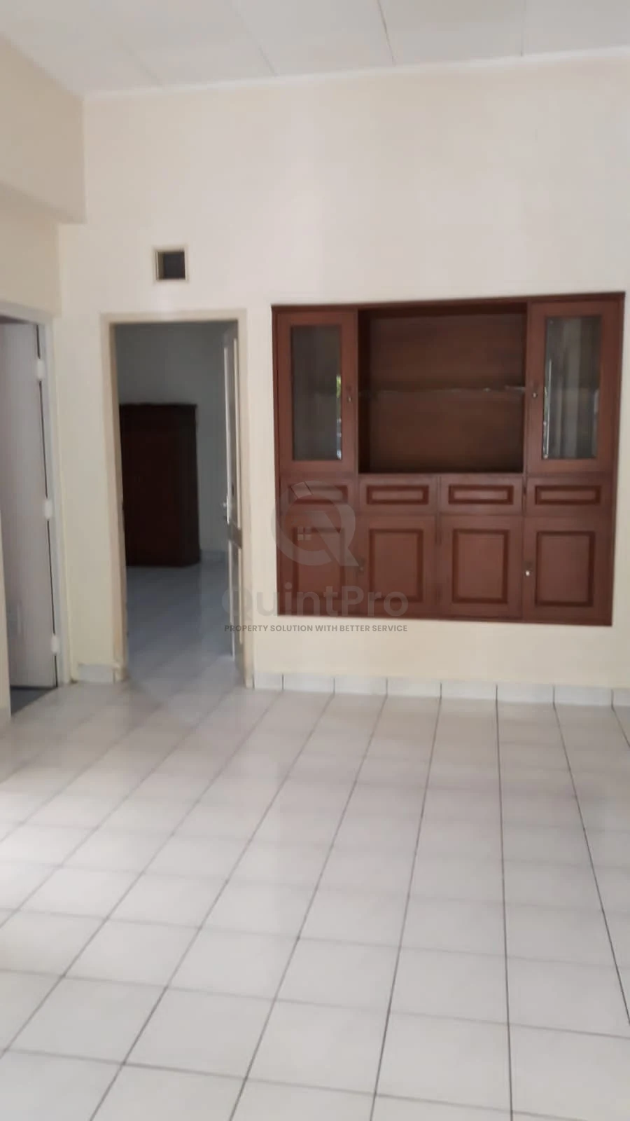 Rumah 3+1KT 135m² Kencana Loka BSD, Semi-Furnished Hadap Timur SHM — foto 2