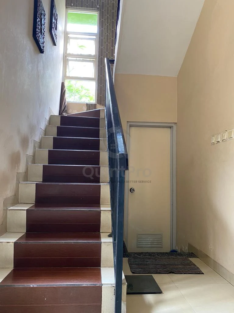 Rumah Modern 4+1KT di Nusa Loka BSD, 2 Lantai Semi-Furnished SHM — foto 5