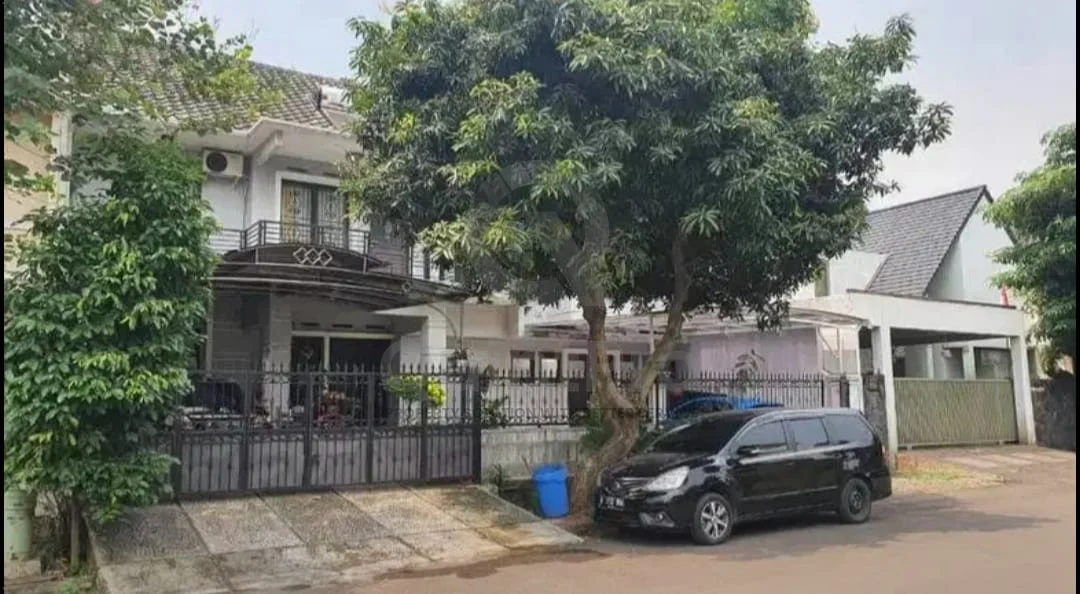 Rumah 7KT 5KM di Puspita Loka BSD, 2 Lantai 300m² SHM Halaman Asri