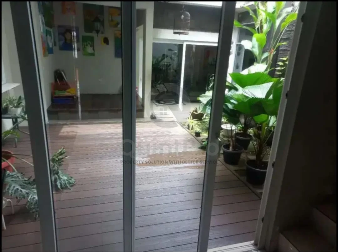 Rumah 3KT 2 Lantai di De Latinos Mexicano BSD Tangerang, Garasi 2 Mobil SHM — foto 3