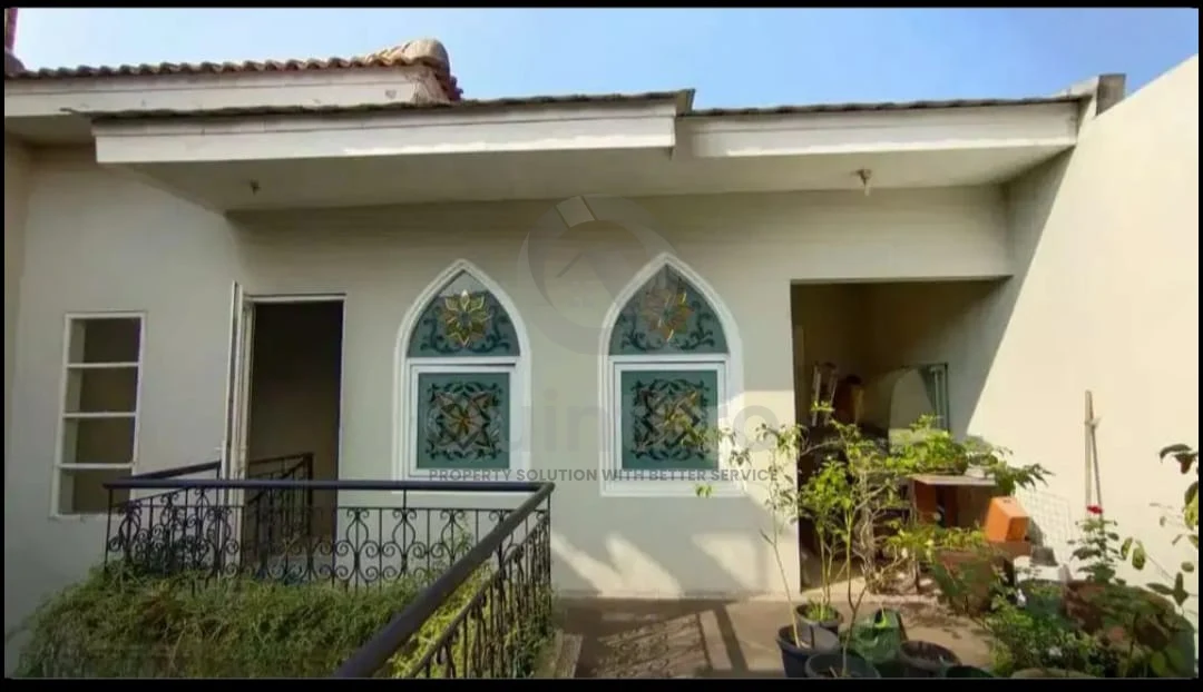 Rumah 3KT 2 Lantai di De Latinos Mexicano BSD Tangerang, Garasi 2 Mobil SHM — foto 5