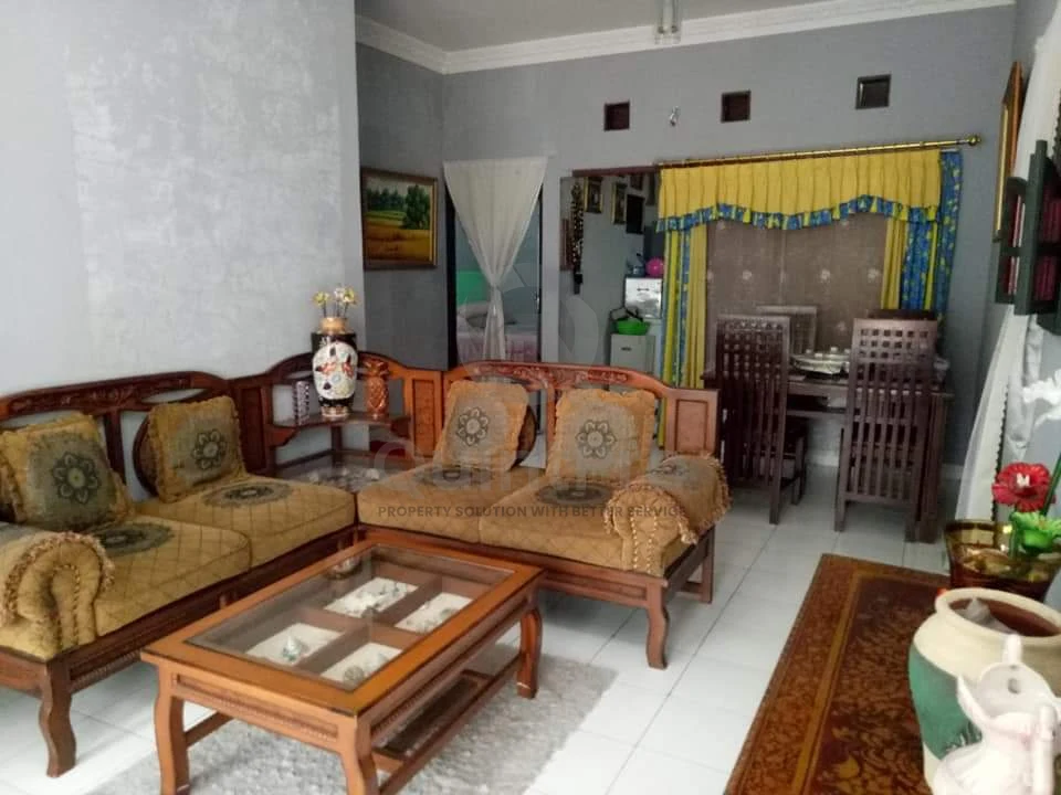 Rumah 3+1KT 135m² di Kencana Loka BSD, SHM Hadap Timur Siap Huni — foto 4