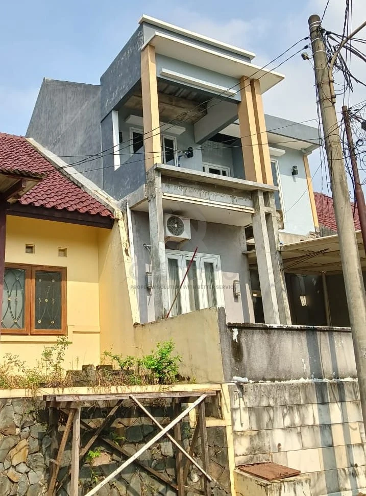 Rumah 3+1KT 2 Lantai di Villa Melati Mas Serpong, Modern Minimalis SHM