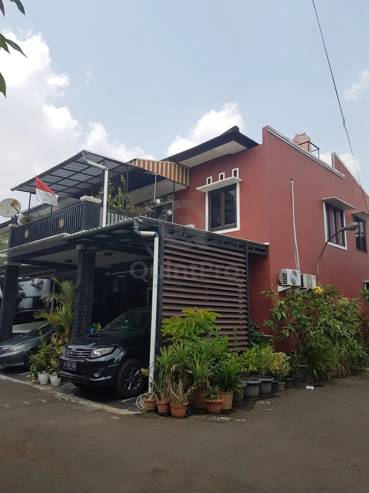 Rumah 4+1KT 2 Lantai di Graha Intan Ciputat, Renovasi Baru SHM Bebas Banjir