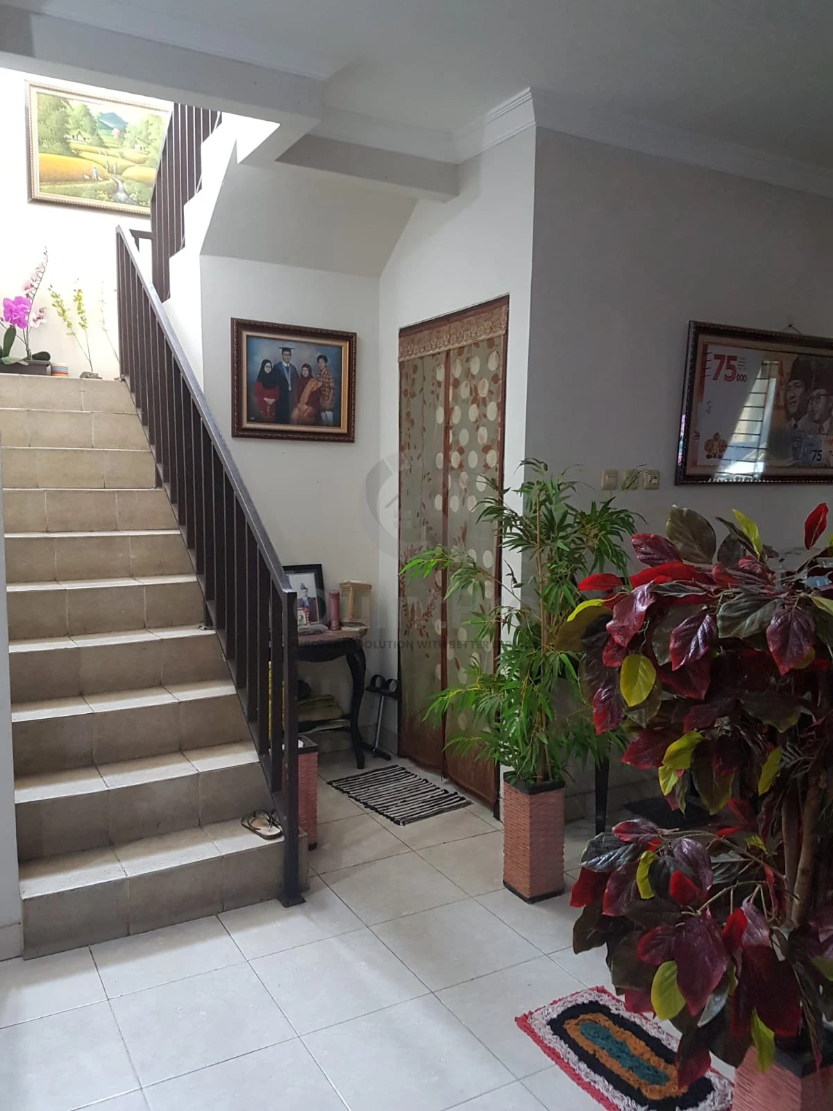 Rumah 4+1KT 2 Lantai di Graha Intan Ciputat, Renovasi Baru SHM Bebas Banjir — foto 4