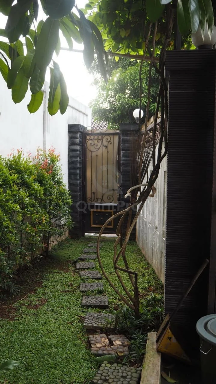 Rumah Klasik 4+2KT 1000m² di Pondok Karya Pondok Aren, 3 Bangunan SHM — foto 4
