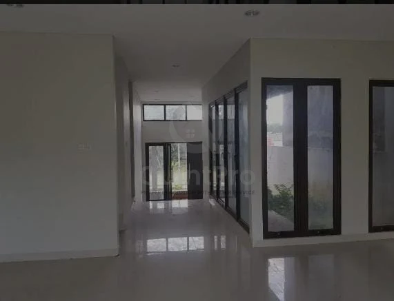 Rumah Modern 5KT 3 Lantai di Cluster Olive BNR Bogor, 300m² SHM — foto 4