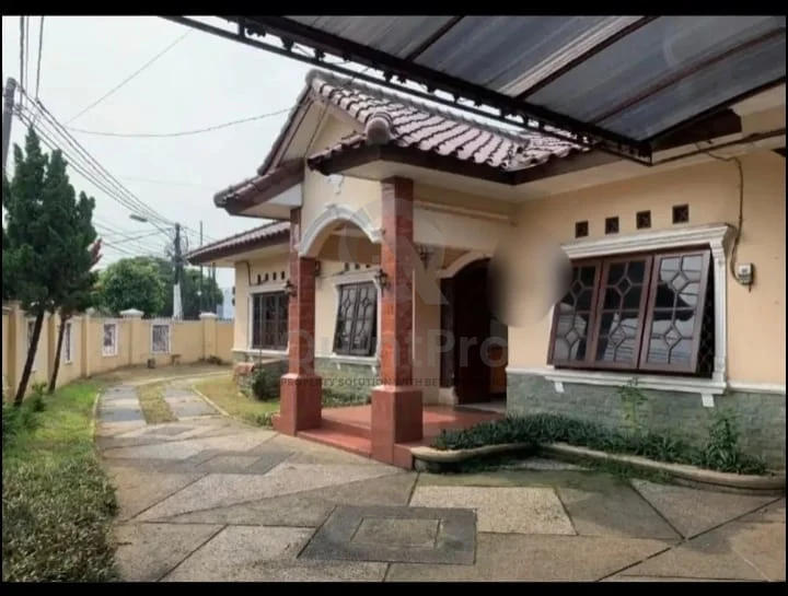 Rumah 3+2KT 540m² Nusa Loka BSD, 2 Lantai Hook Taman Kolam SHM Furnished