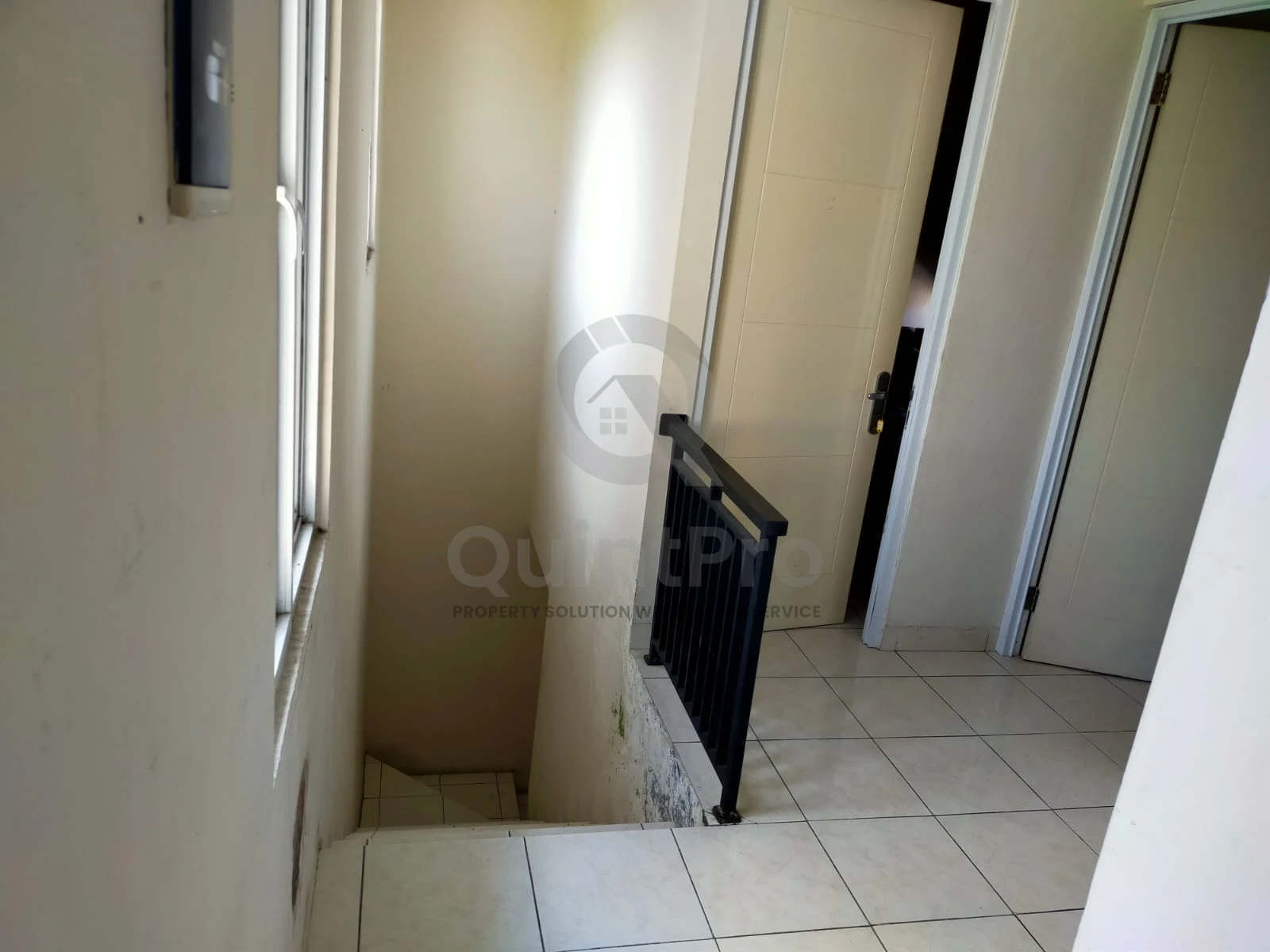 Rumah 2KT 2KM di The Paradise Park Sepatan, Modern Minimalis SHM 86m² — foto 4