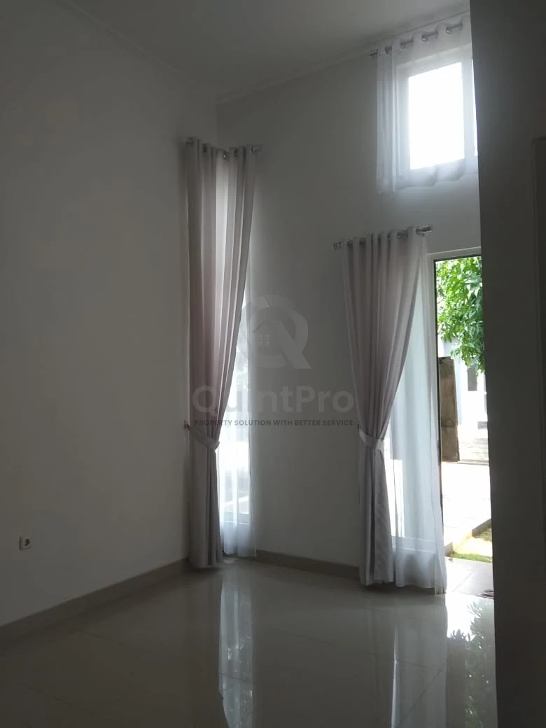 Rumah 2KT Modern di Serpong Garden 2, Halaman Asri 2 Lantai — foto 5